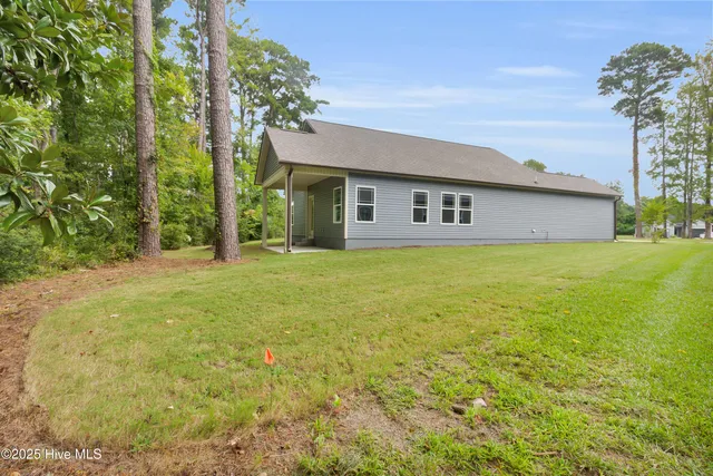 $340,000 | 320 Camp Creek Drive, Oriental, NC 28571