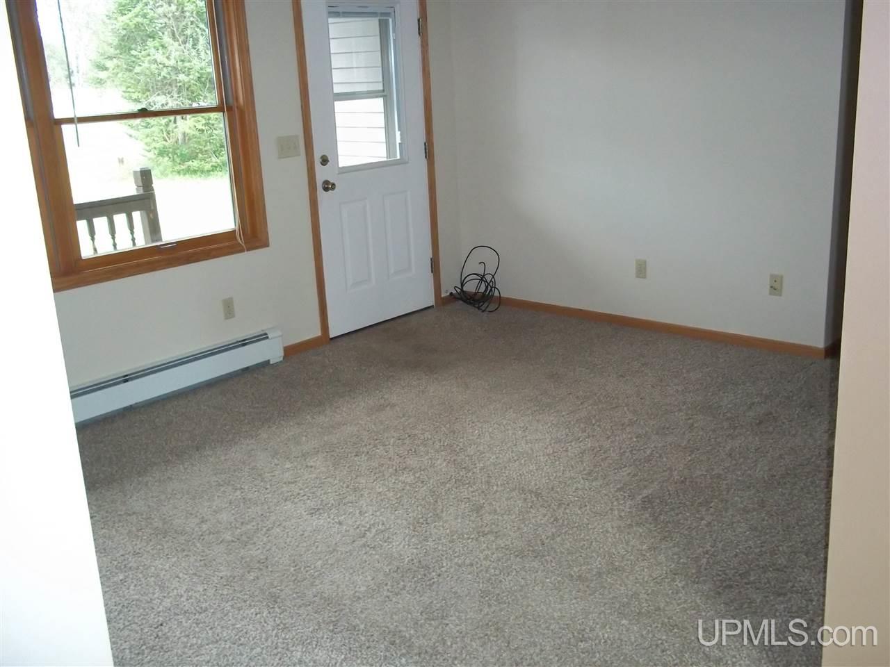 8953 Co Road Gladstone, MI 49837 - Photo 6 of 12