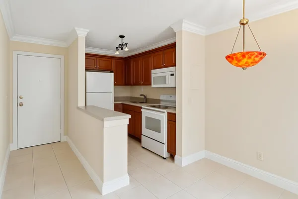$2,150 | 10749 Cleary Boulevard, Unit 104, Plantation, FL 33324