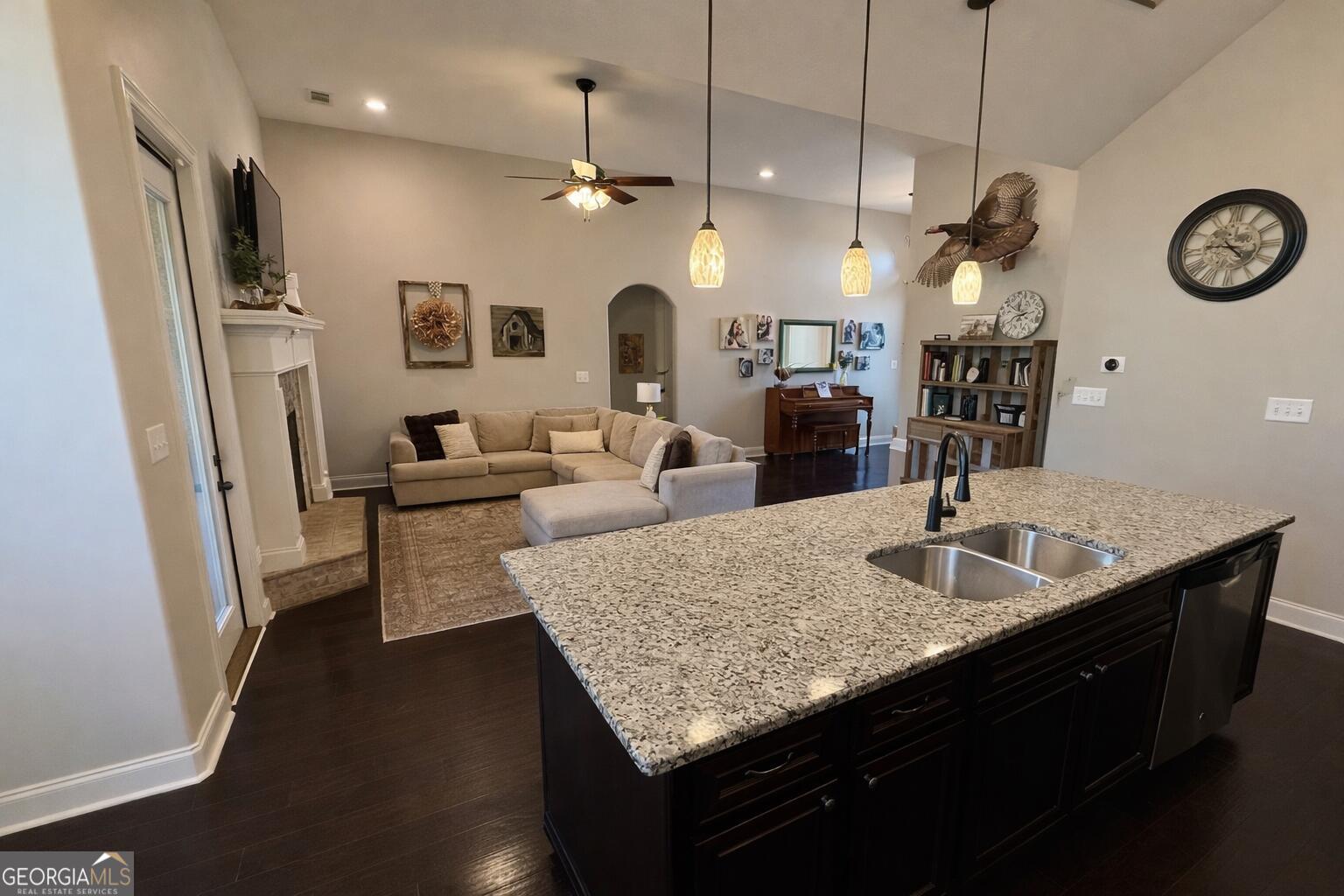 106 Rawlins Point Perry, GA 31069 - Photo 6 of 34 a very nice looking kitchen with a sink