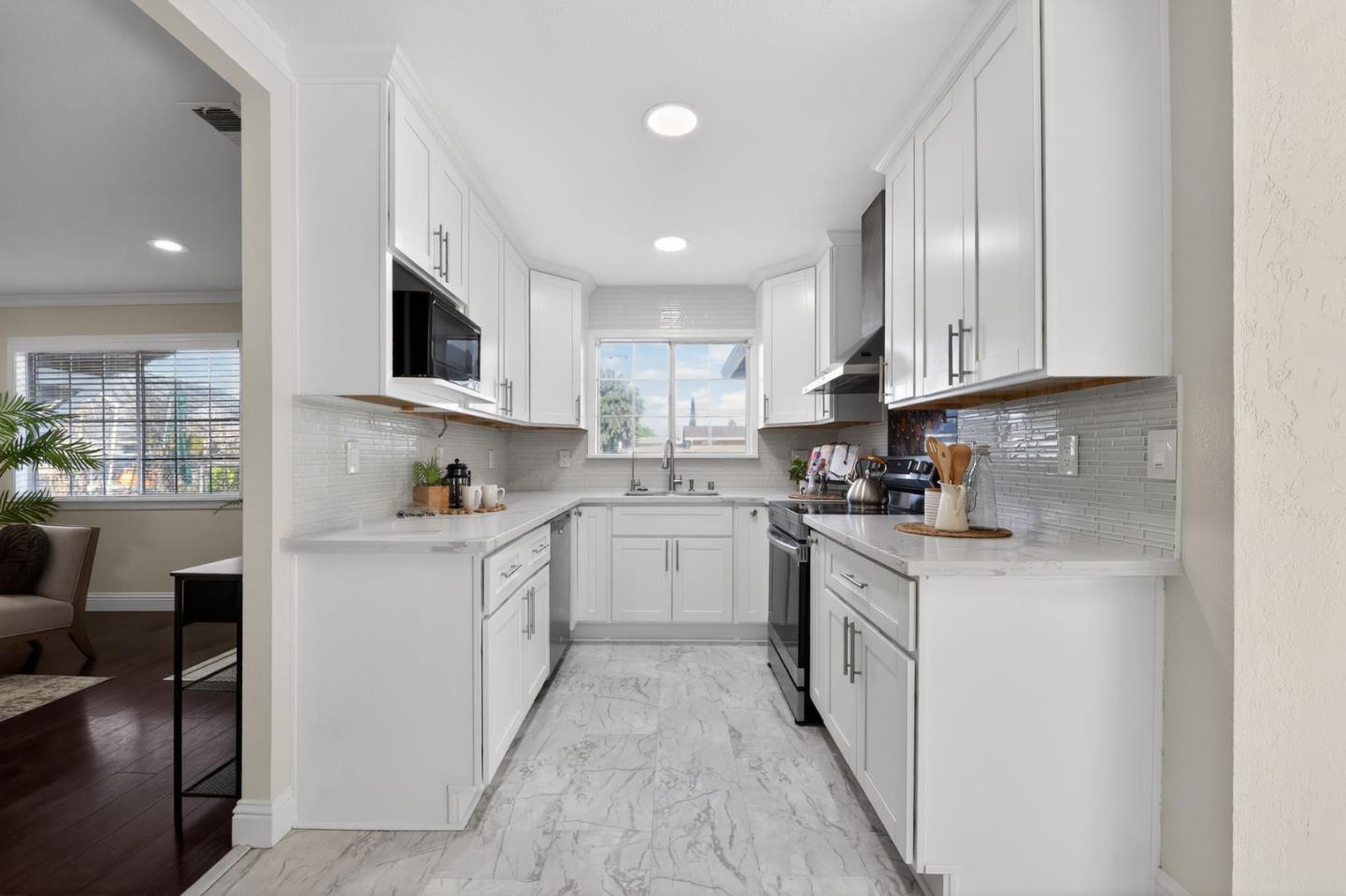 240 Santa Rosa Drive San Jose, CA 95111 - Photo 7 of 28