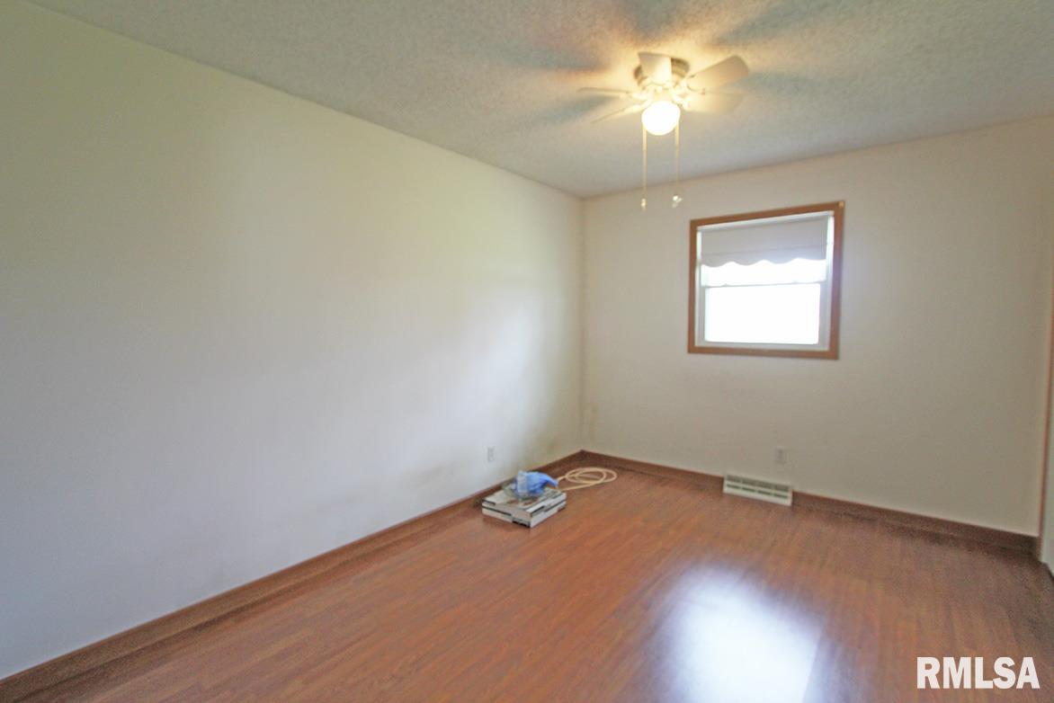 4610 Bentonville Road Decatur, IL 62521 - Photo 9 of 24
