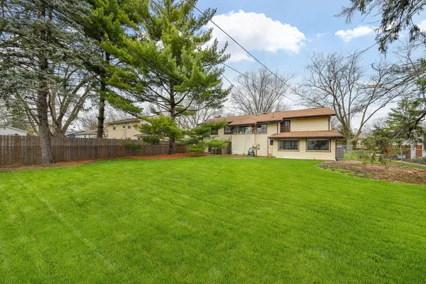 $350,000 | 955 Ford Avenue, Elgin, IL 60120