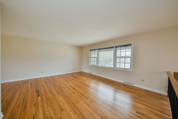 $350,000 | 955 Ford Avenue, Elgin, IL 60120