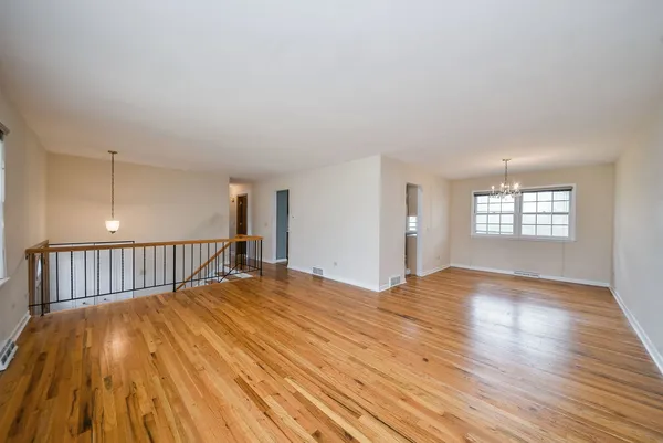 $350,000 | 955 Ford Avenue, Elgin, IL 60120