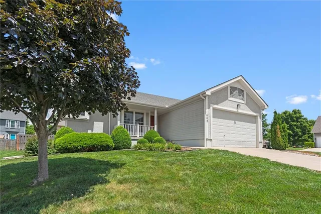 $350,000 | 1002 West Howard Place, Louisburg, KS 66053