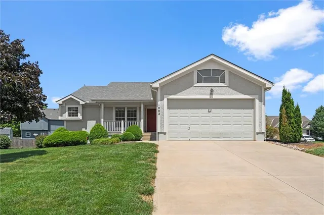$350,000 | 1002 West Howard Place, Louisburg, KS 66053