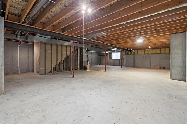 $350,000 | 1002 West Howard Place, Louisburg, KS 66053