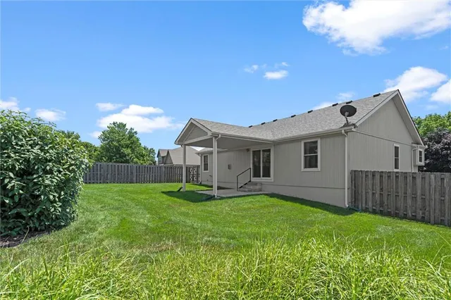 $350,000 | 1002 West Howard Place, Louisburg, KS 66053