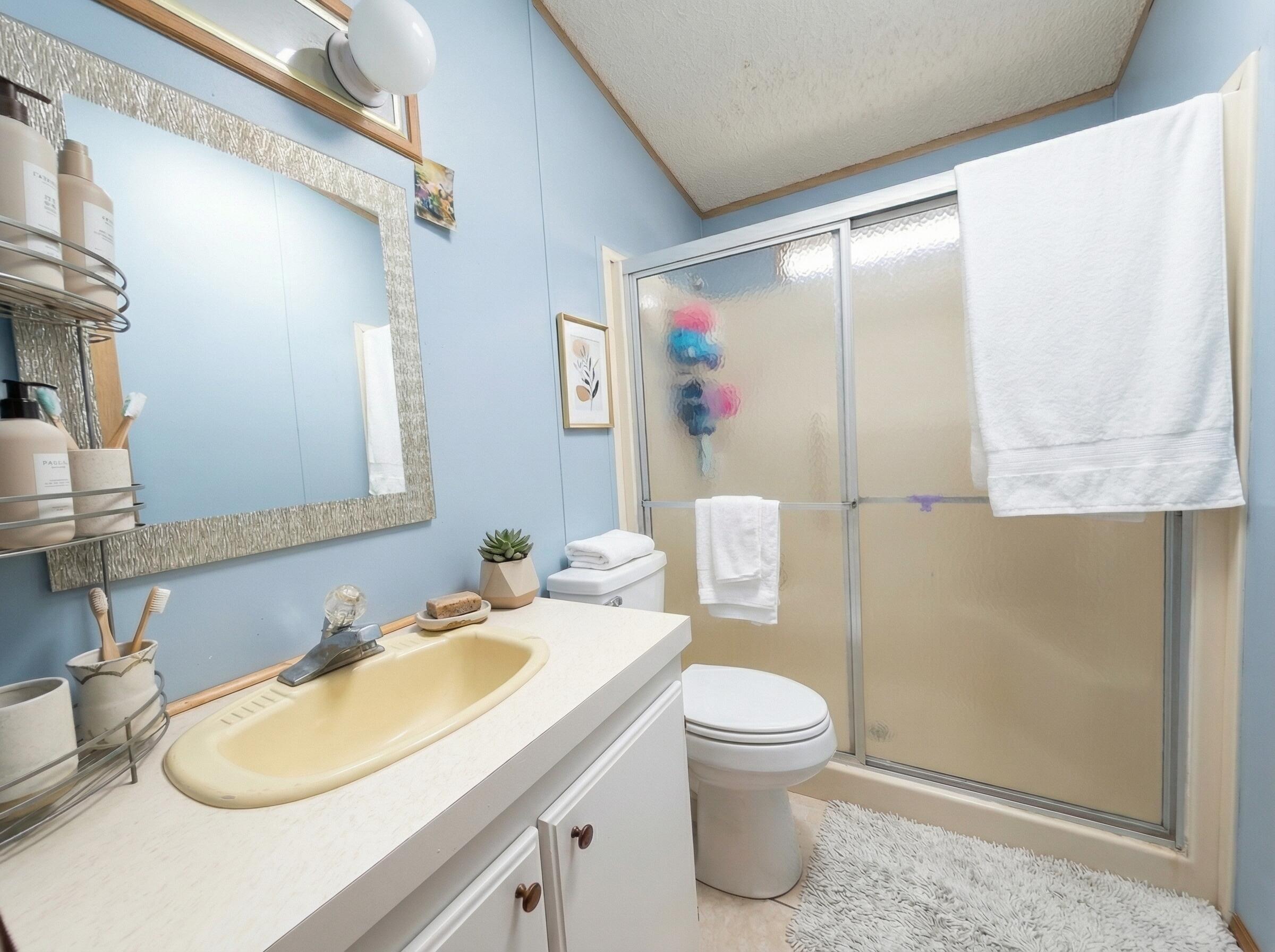 818 Carol Rae Medford, OR 97501 - Photo 11 of 22 11