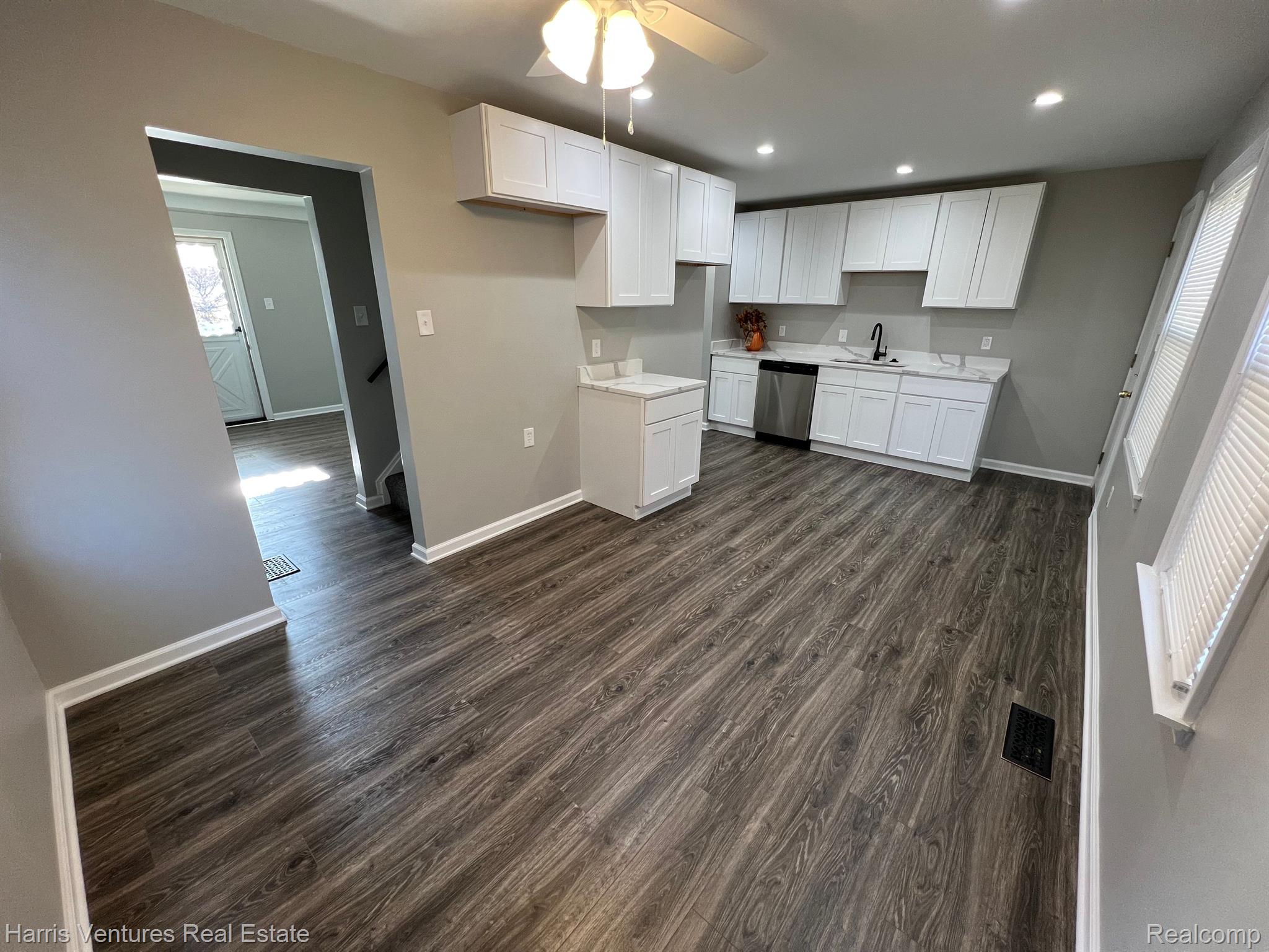 21647-51 Moross Road Grosse Pointe, MI 48236 - Photo 16 of 26 Dining Area and Kitchen