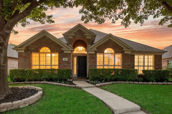 $449,900 | 336 Touchdown Drive, Irving, TX 75063