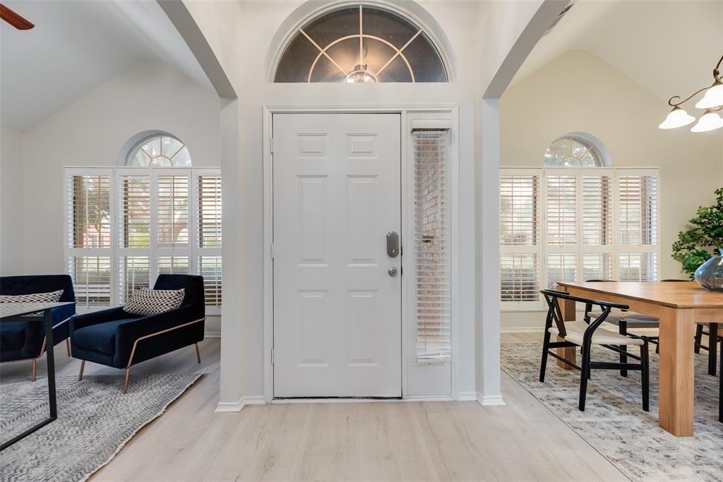 336 Touchdown Drive Irving, TX 75063 - Photo 4 of 27