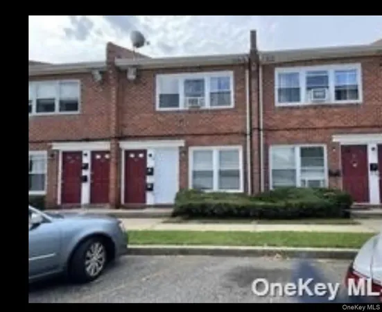 $2,650 | 680 Evelyn Avenue, East Meadow, NY 11554