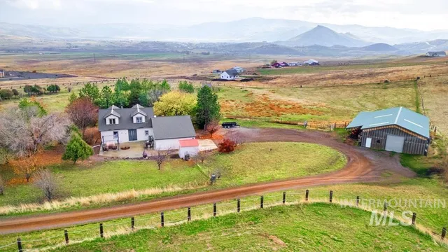 $835,000 | 7025 Bluebird Lane, Sweet, ID 83670