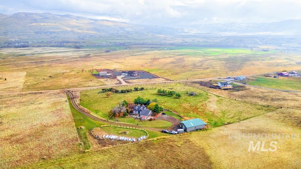 7025 Bluebird Lane Sweet, ID 83670 - Photo 41 of 46 Aerial view of sparsely populated area with mountains