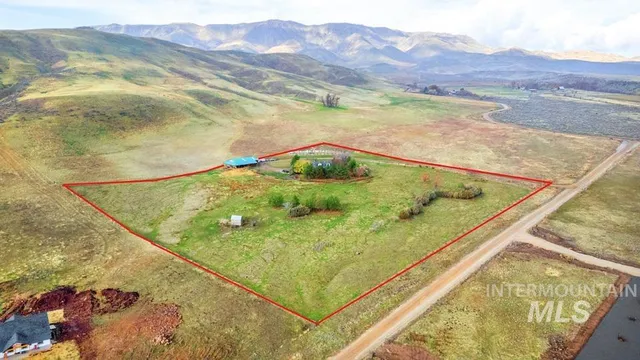$835,000 | 7025 Bluebird Lane, Sweet, ID 83670