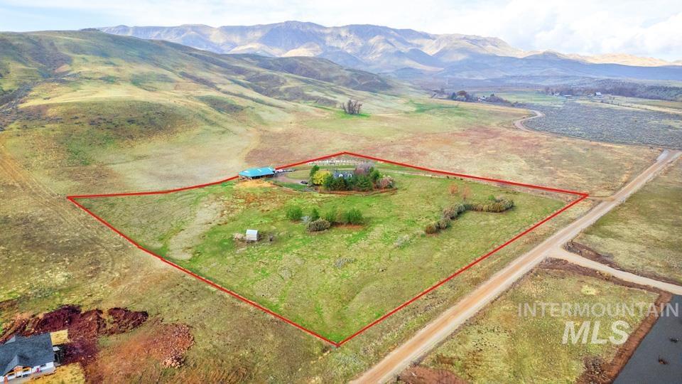 7025 Bluebird Lane Sweet, ID 83670 - Photo 44 of 46 View of rural area featuring mountains and property boundaries highlighted
