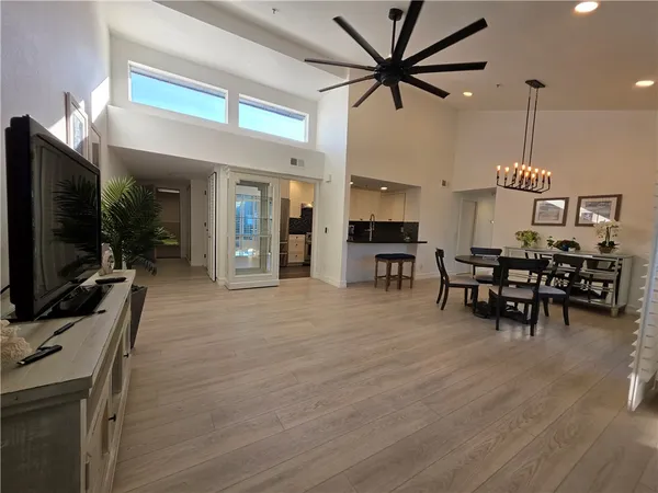 $4,350 | 240 Nice, Unit 302, Newport Beach, CA 92663