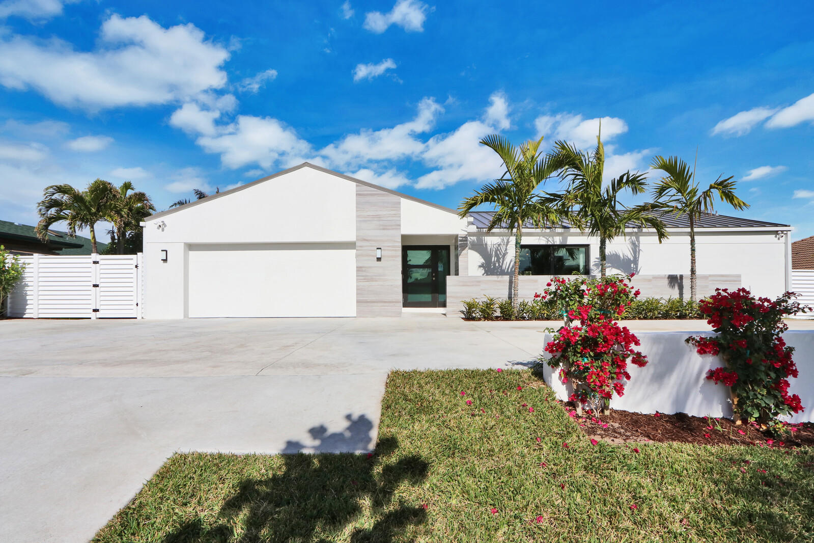 441 South Lyra Circle Juno Beach, FL 33408 - Photo 12 of 72 Plenty of parking