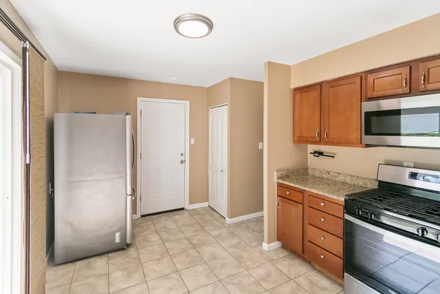 $299,700 | 164 Galewood Drive, Bolingbrook, IL 60440