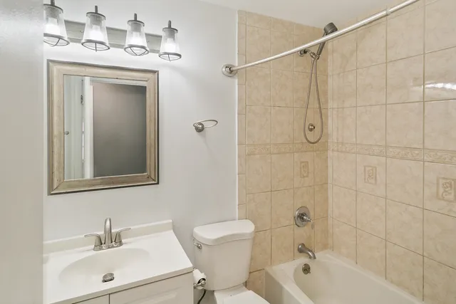 $299,700 | 164 Galewood Drive, Bolingbrook, IL 60440