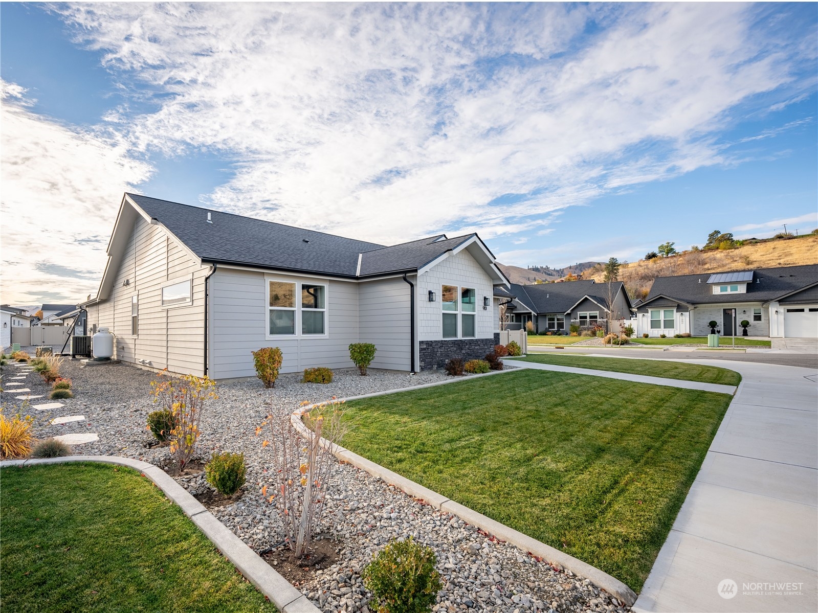 901 Racine Springs Drive Wenatchee, WA 98801 - Photo 4 of 40 Gallery Image 4