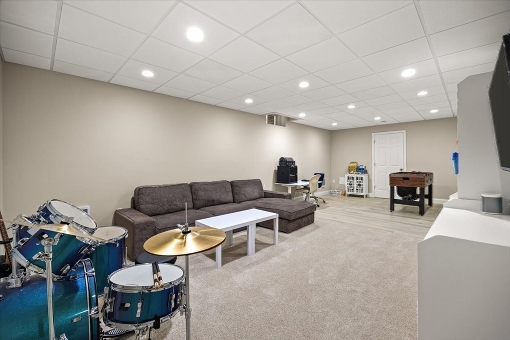 16 Summit Circle Wrentham, MA 02093 - Photo 34 of 42