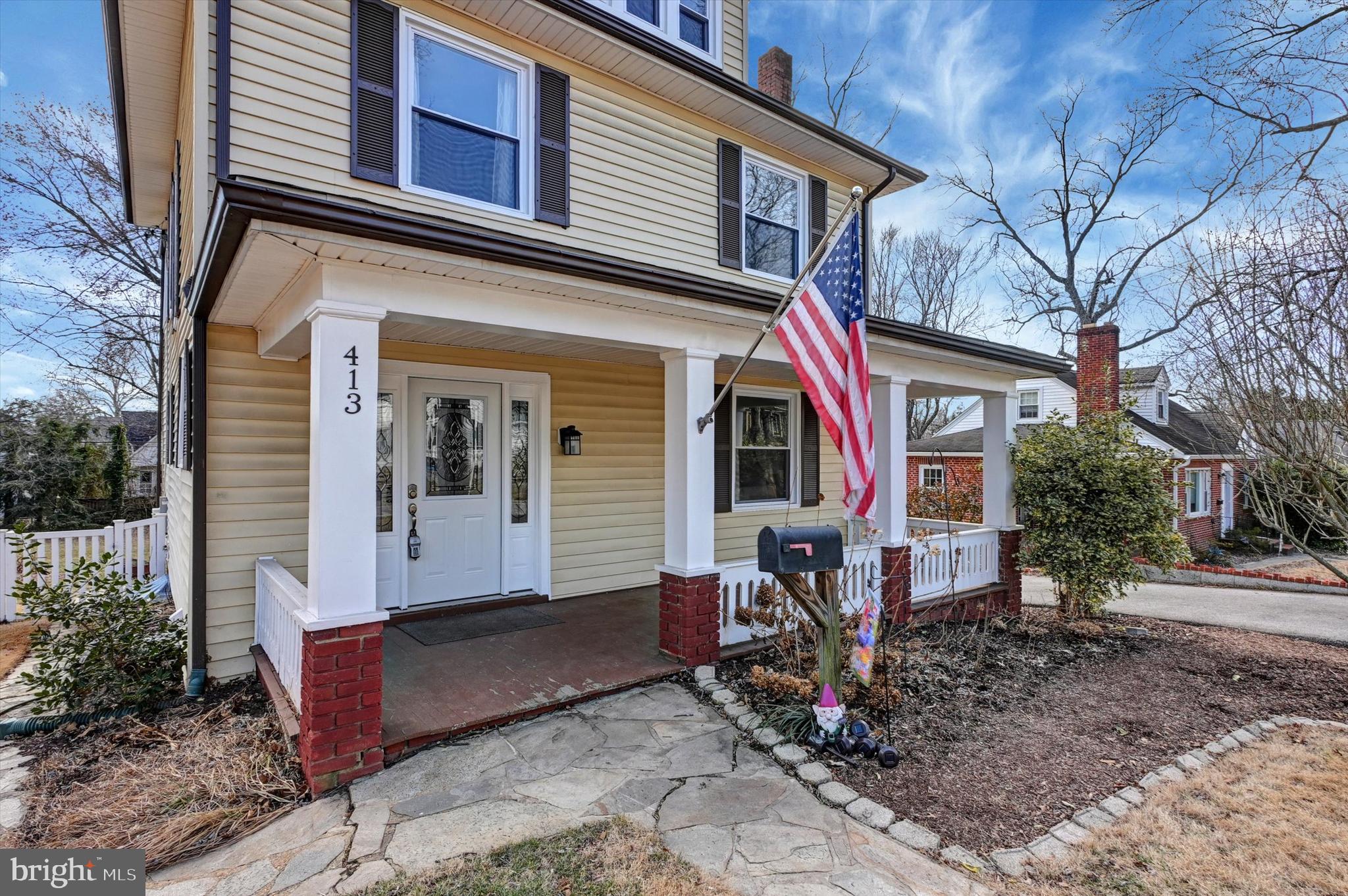 413 Hawthorne Road Linthicum Heights, MD 21090 - Photo 3 of 54 a front view of a house with garden
