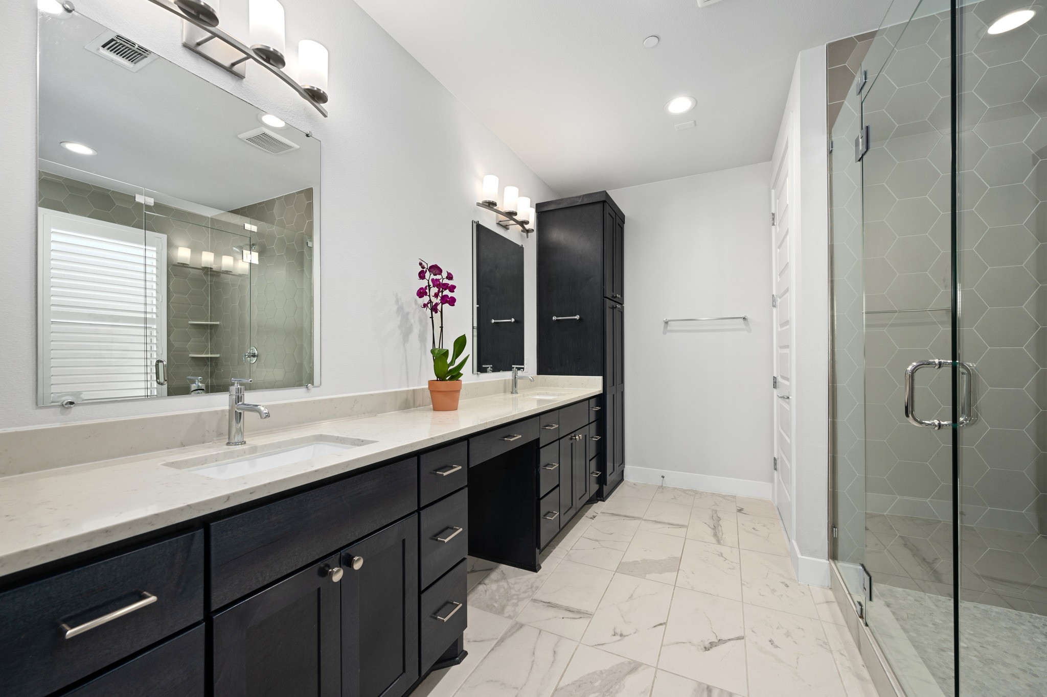 3901 Sightline Street, Unit 119 Austin, TX 78731 - Photo 13 of 24 Primary Bath