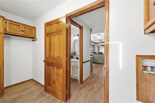 $570,000 | 205 Northeast Shoreview Drive, Lee's Summit, MO 64064