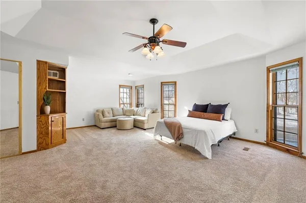 $570,000 | 205 Northeast Shoreview Drive, Lee's Summit, MO 64064