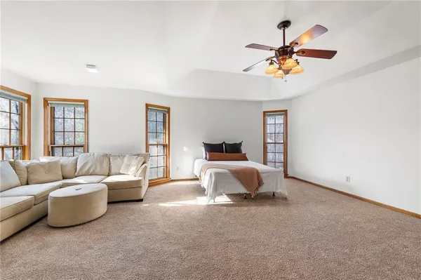$570,000 | 205 Northeast Shoreview Drive, Lee's Summit, MO 64064