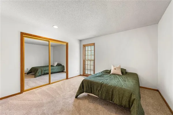 $570,000 | 205 Northeast Shoreview Drive, Lee's Summit, MO 64064