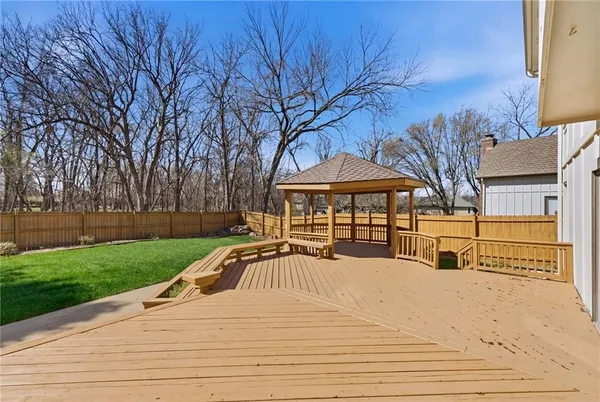$570,000 | 205 Northeast Shoreview Drive, Lee's Summit, MO 64064