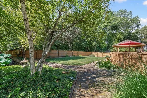 $570,000 | 205 Northeast Shoreview Drive, Lee's Summit, MO 64064