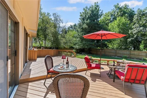 $570,000 | 205 Northeast Shoreview Drive, Lee's Summit, MO 64064