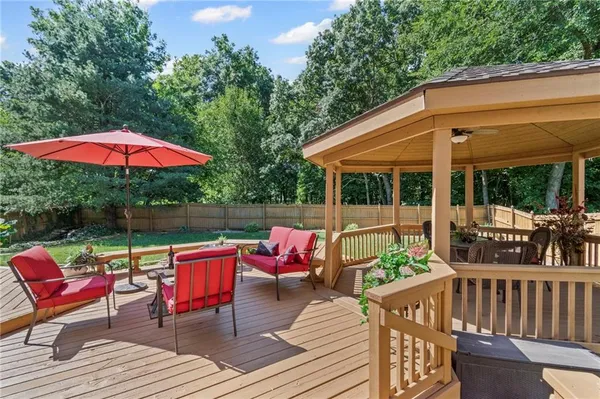 $570,000 | 205 Northeast Shoreview Drive, Lee's Summit, MO 64064