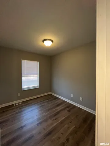 $83,970 | 612 East Campus Drive, Carbondale, IL 62901