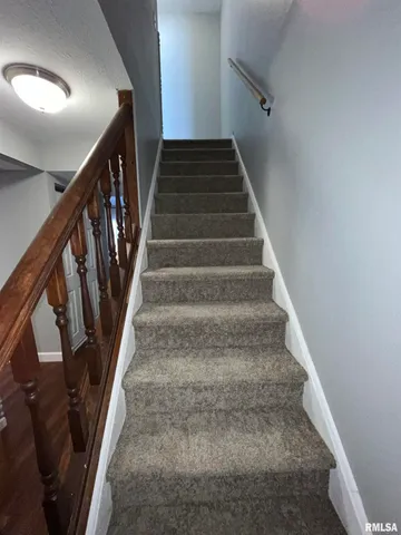 $83,970 | 612 East Campus Drive, Carbondale, IL 62901