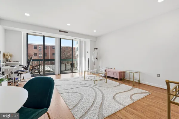 $3,500 | 955 26th Street Northwest, Unit 305, Washington, DC 20037