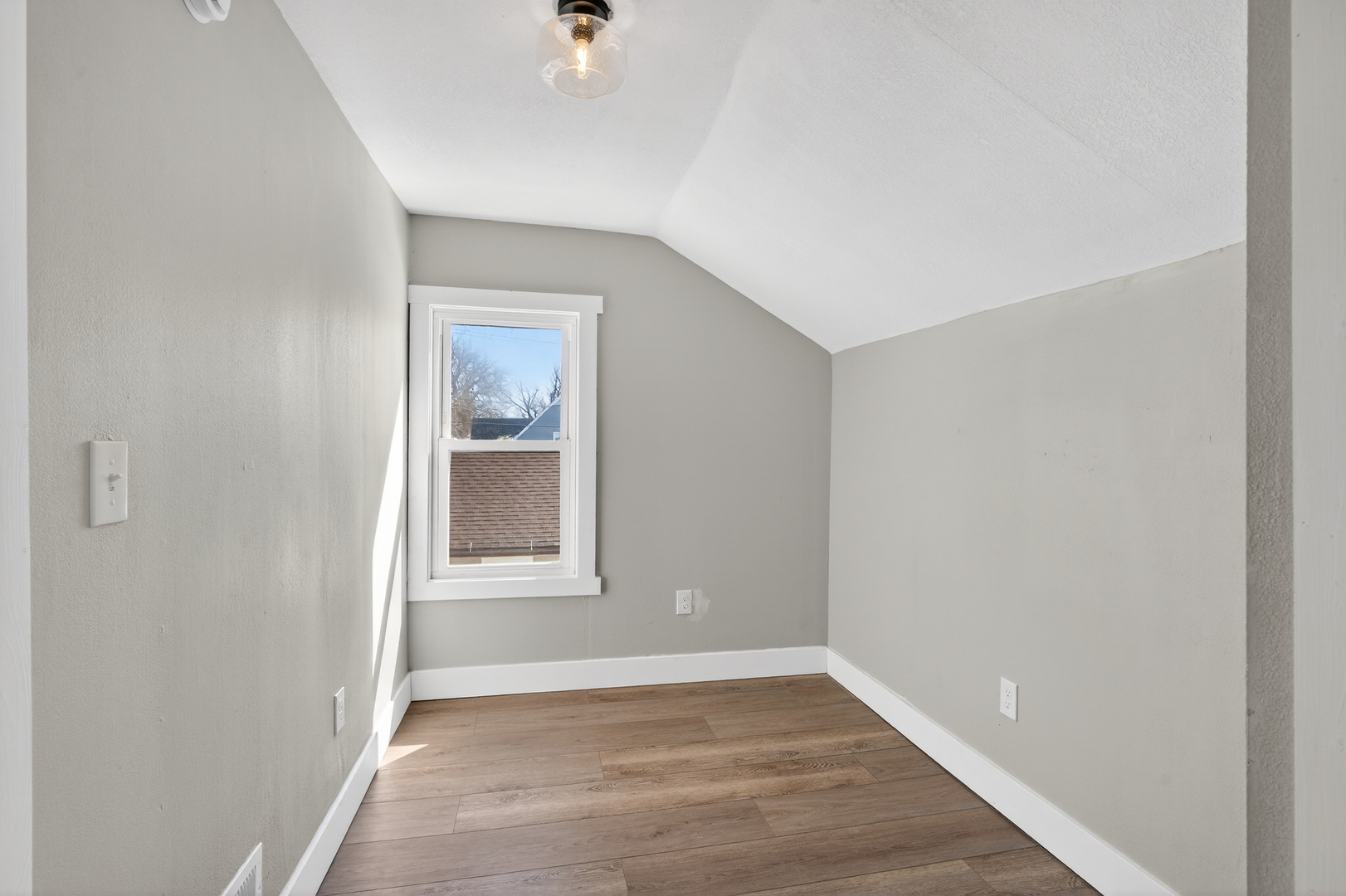 2929 North 3rd Street Clinton, IA 52732 - Photo 22 of 34