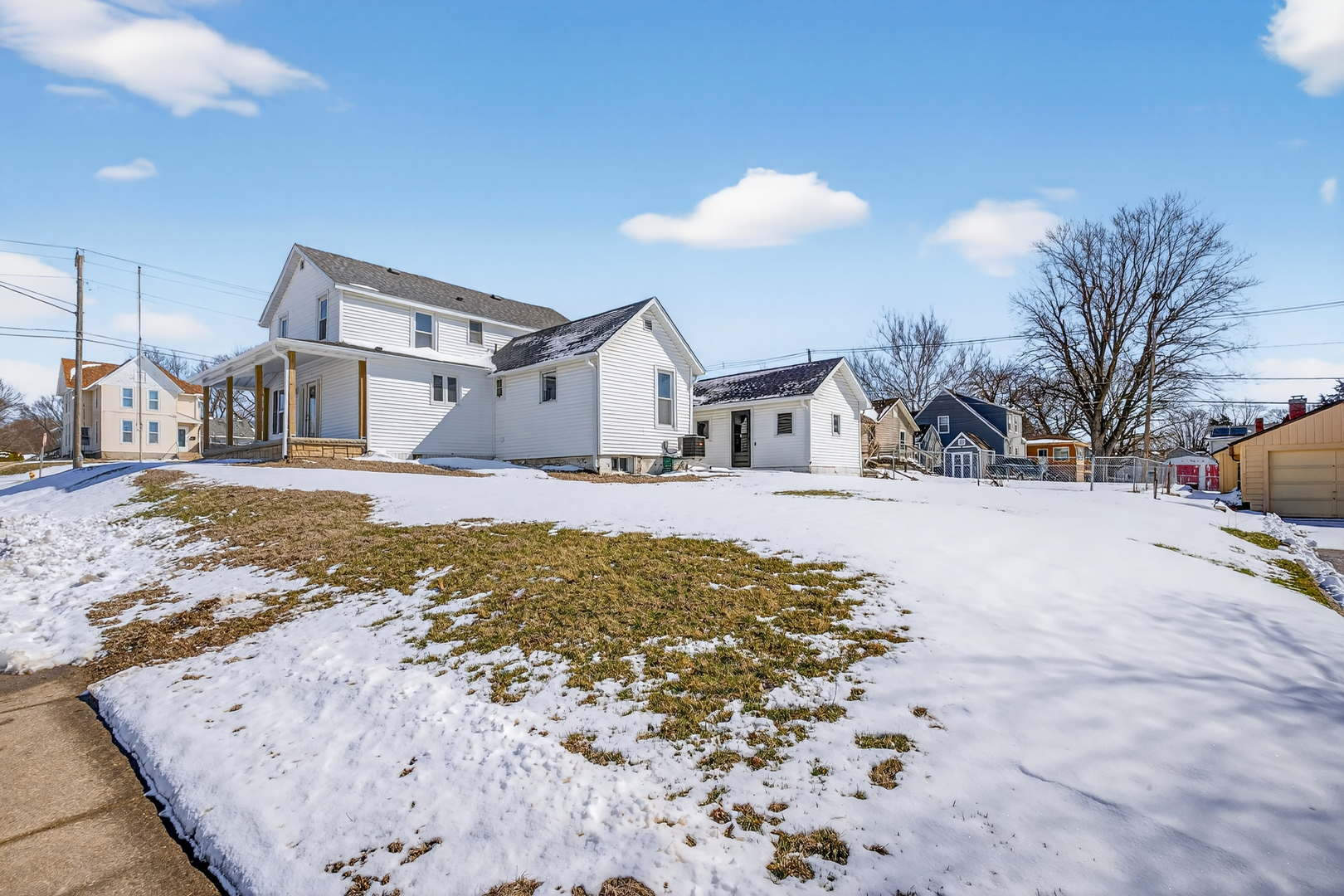 2929 North 3rd Street Clinton, IA 52732 - Photo 3 of 34