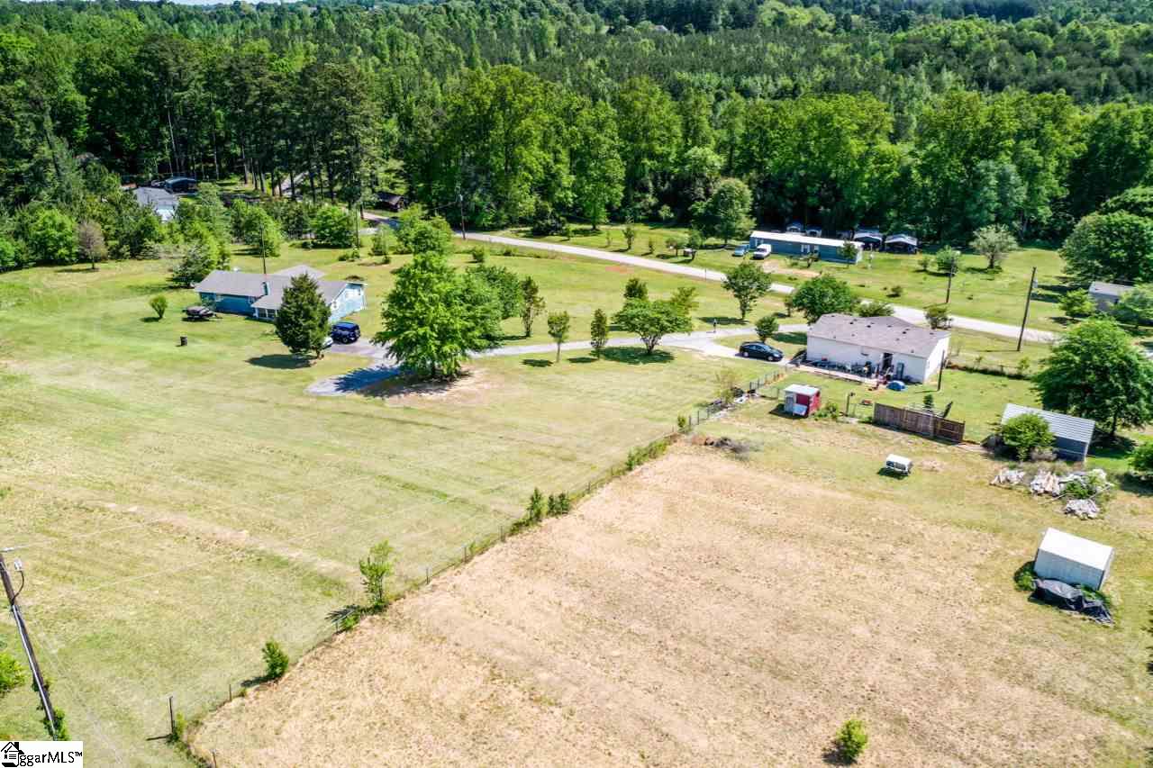 805 Inman Road Inman, SC 29349 - Photo 2 of 17
