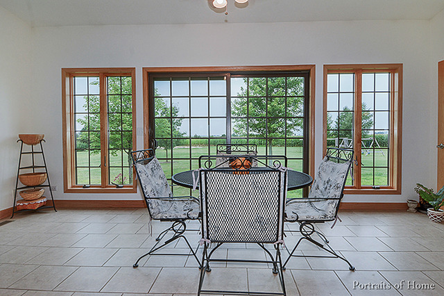 555 Creek Road Plano, IL 60545 - Photo 3 of 25