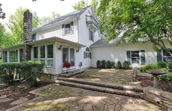 $1,100,000 | 2214 Main Street Road, Spring Grove, IL 60081