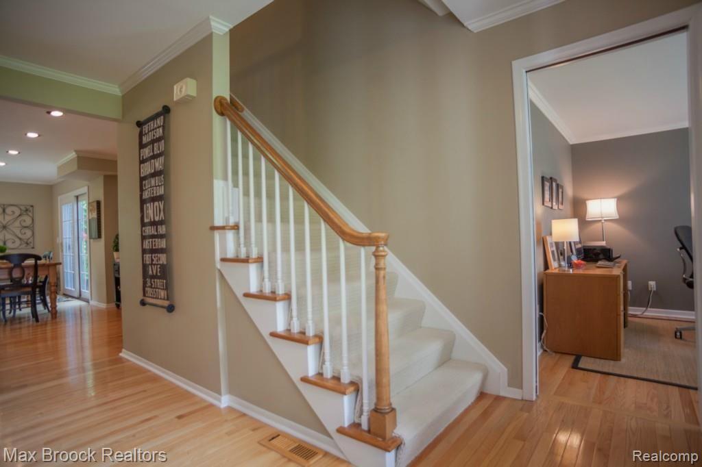 2715 Hunters Hill Road Bloomfield Hills, MI 48304 - Photo 5 of 45 IMG_1866.jpg