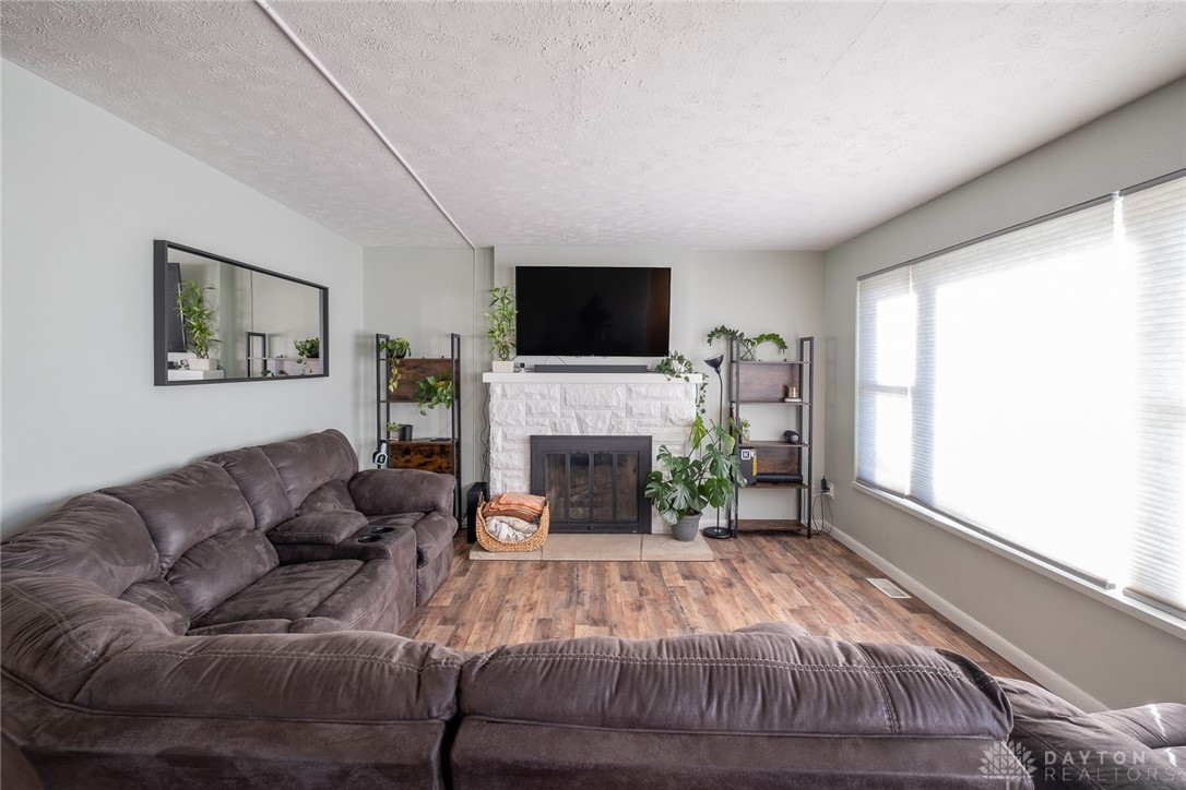 971 Gardner Road Dayton, OH 45429 - Photo 4 of 20 Gallery Image 4
