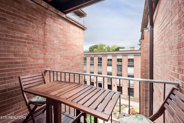 $2,250 | 1400 Kenesaw Avenue, Unit 13A, Knoxville, TN 37919