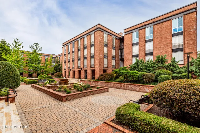 $2,250 | 1400 Kenesaw Avenue, Unit 13A, Knoxville, TN 37919